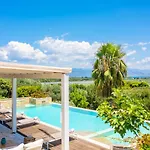 Villa Zacharenia *